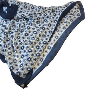 C Geometric Pattern Tasseled Head Scarf